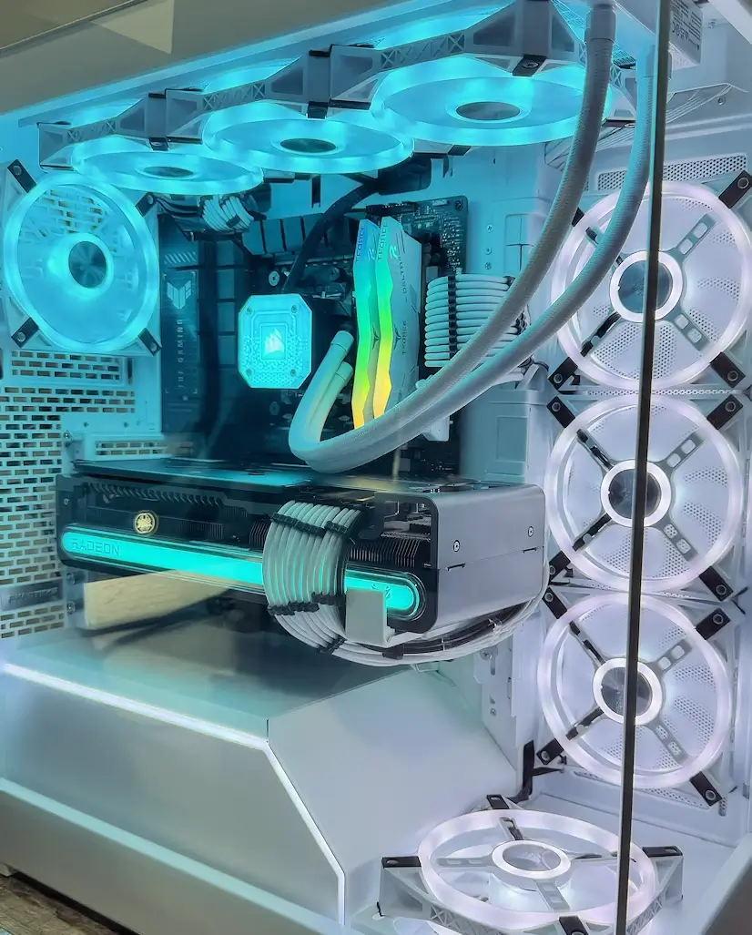 Montaje Gaming PC Phanteks Pinar del Rey